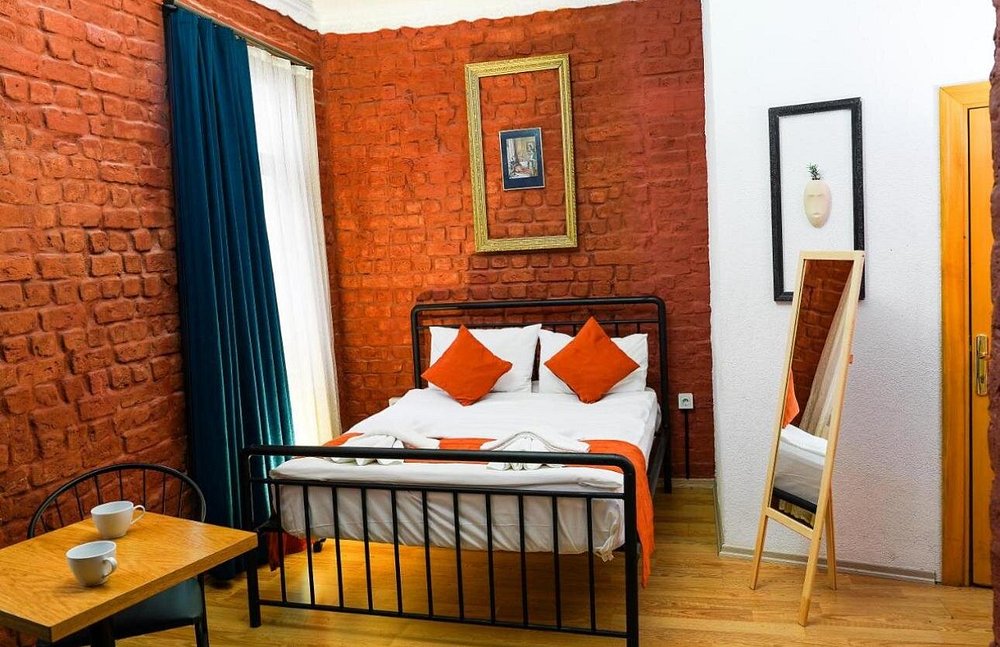 هتل-3-ستاره-امی-تاکسیم-ترکیه-اتاق- خواب- Hotel-4 setare-biancho- estanbol-Bedroom7.jpg
