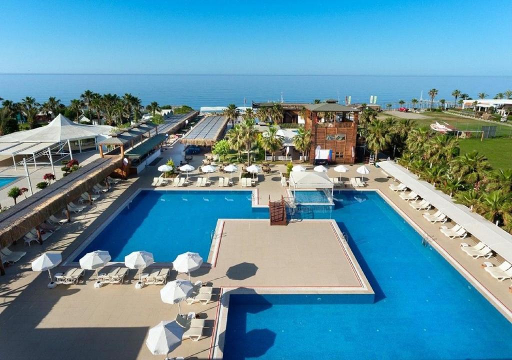 52 استخر هتل 5 ستاره آرماس لایف بلک آنتالیا Armas Life Belek Antalya.jpg