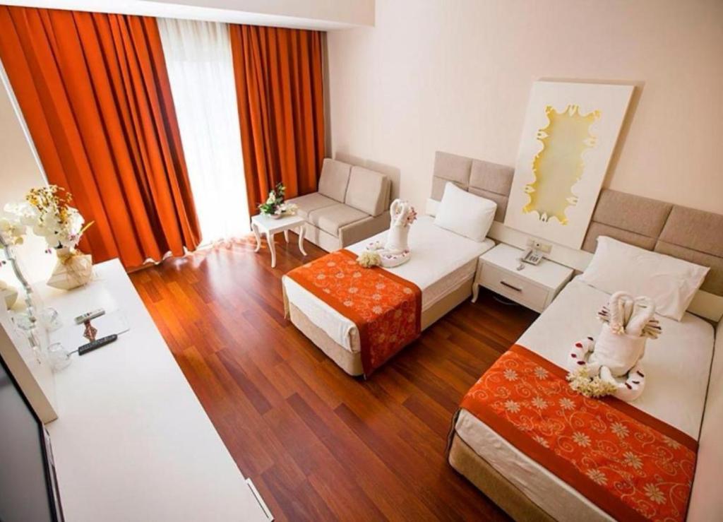 24 اتاق هتل 4 ستاره گرند میرامور آنتالیا Grand Miramor Hotel Antalya.jpg