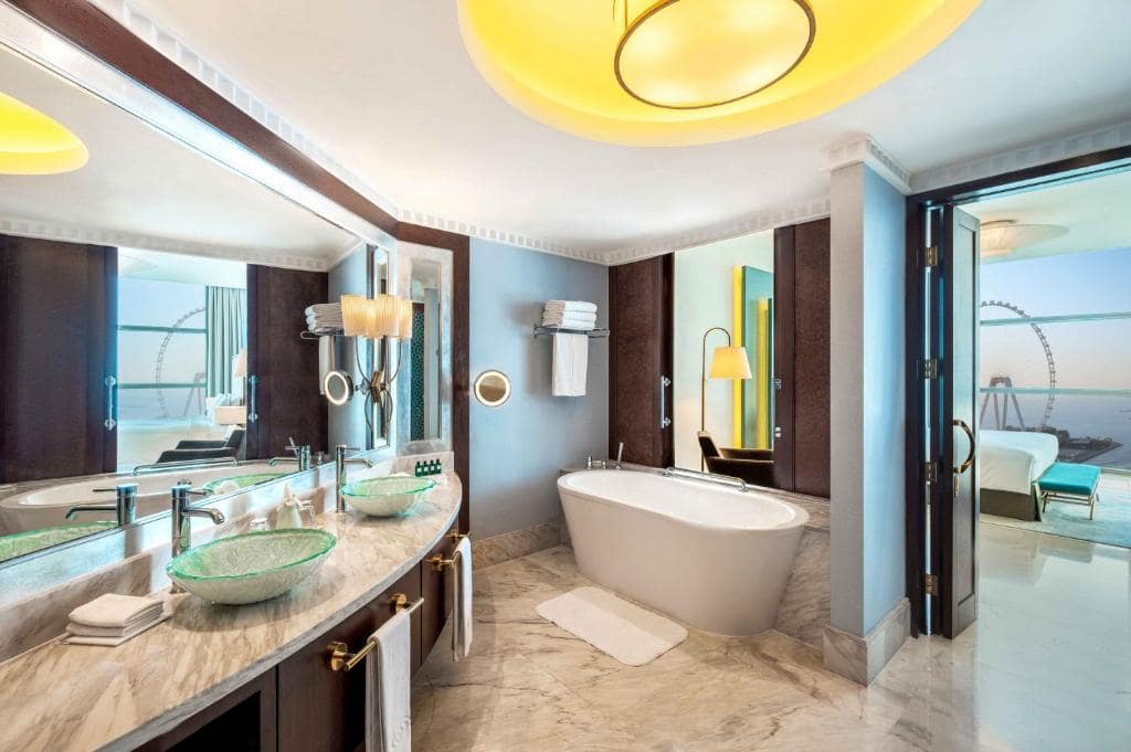 34-سرویس-بهداشتی-هتل-5-ستاره-سوفیتل-جمیرا-بیچ- View Sofitel-Dubai-Jumeirah-Beach-Bathroom.jpg