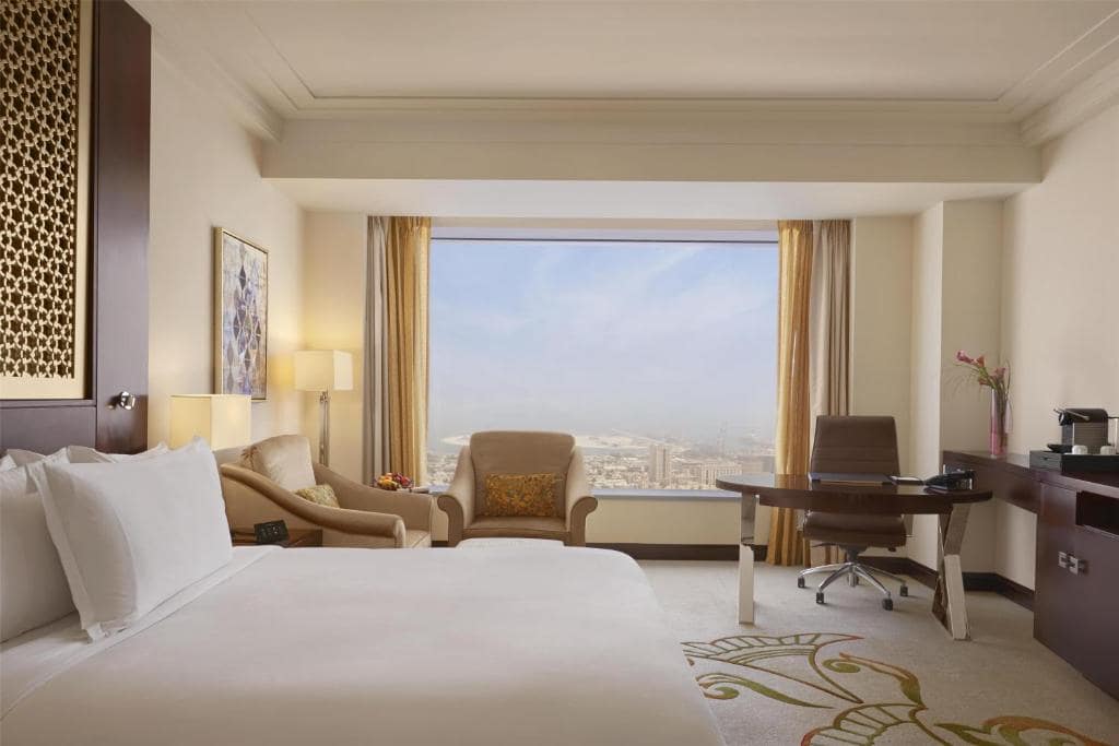 07-اتاق-هتل-5-ستاره-کنراد-دبی- Conrad-Hotel-Dubai-Room.jpg