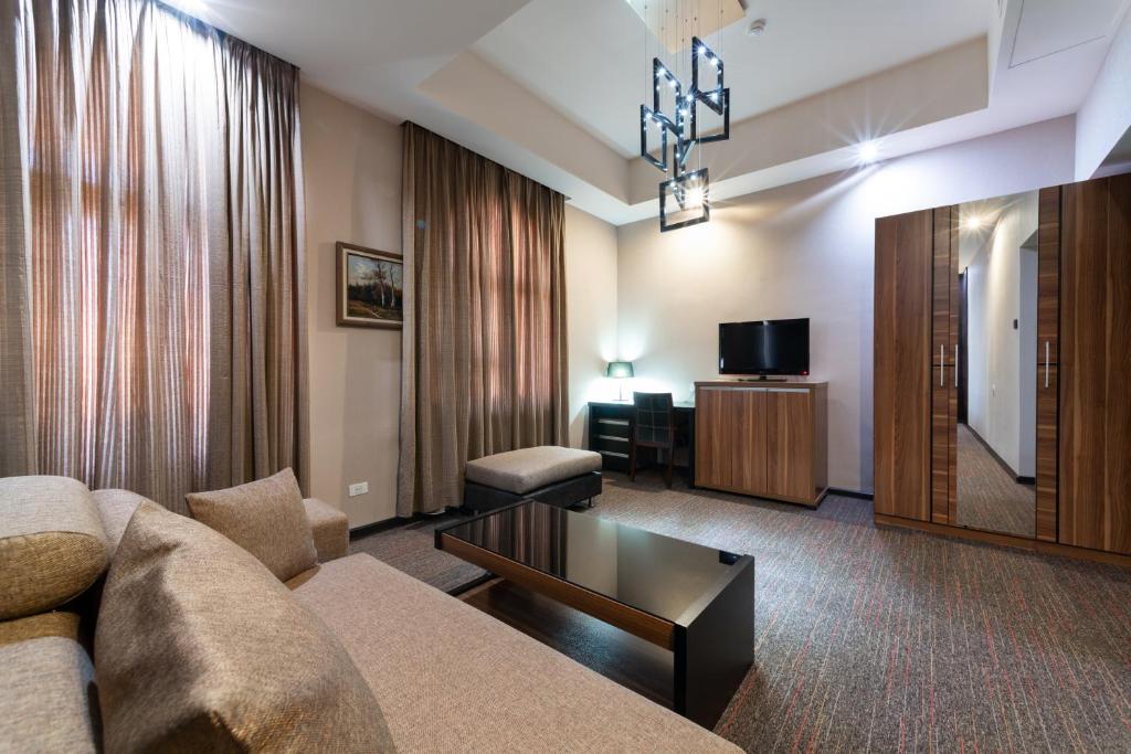 20 سوئیت هتل 4 ستاره باس بوتیک ایروان ارمنستان Bass Boutique Hotel Yerevan.jpg