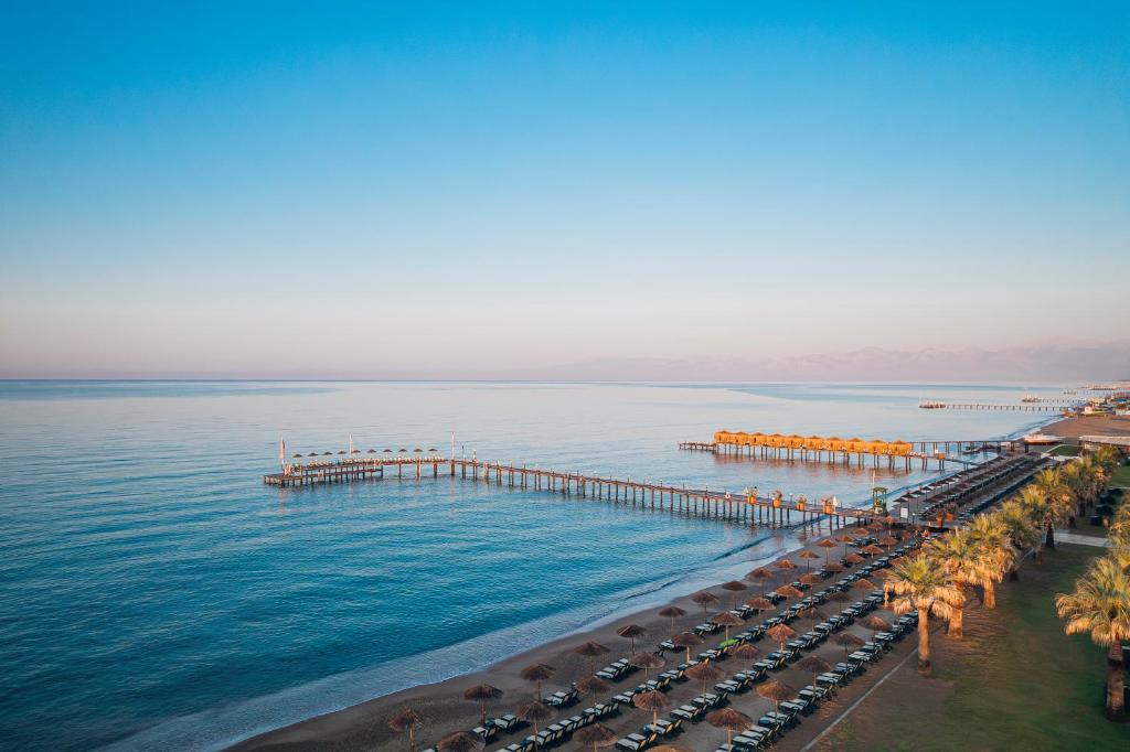 27-ساحل-هتل-5-ستاره-آستریا-کرملین-پالاس-آنتالیا Asteria-Kremlin-Palace-Beach-.jpg