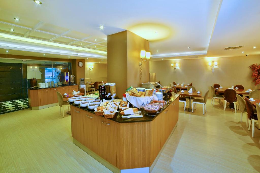 15-سلف-Hotel-Grand-Emin-هتل-گرند-امین-استانبول.jpg