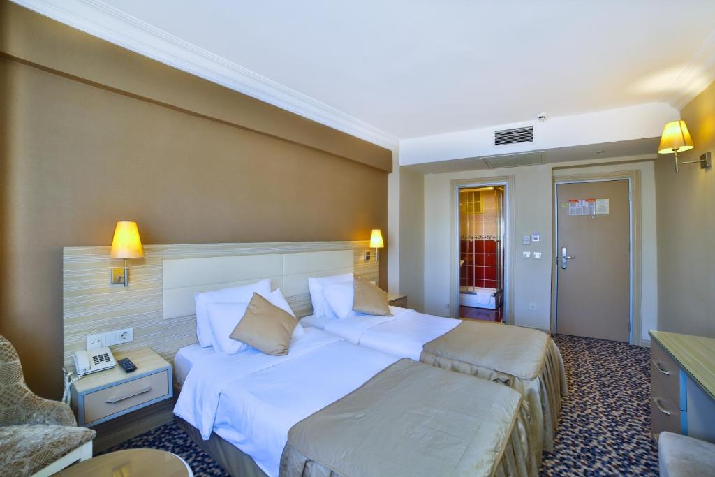 25-اتاق-Hotel-Grand-Emin-هتل-گرند-امین-استانبول.jpg