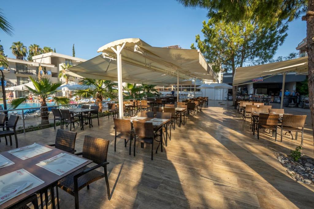 37-رستوران-هتل-4-ستاره-الدار-گاردن-ریزورت-آنتالیا- Eldar-Garden-Resort-Antalya-Restaurant.jpg