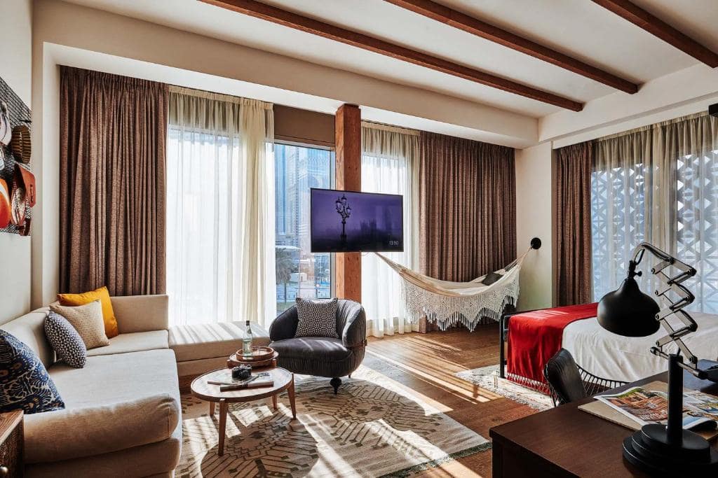 08-اتاق-خواب-هتل-5 ستاره-25-ساعت-وان-سنترال-دبی-25Hours-Hotel-Dubai-One-Central-Bedroom.jpg