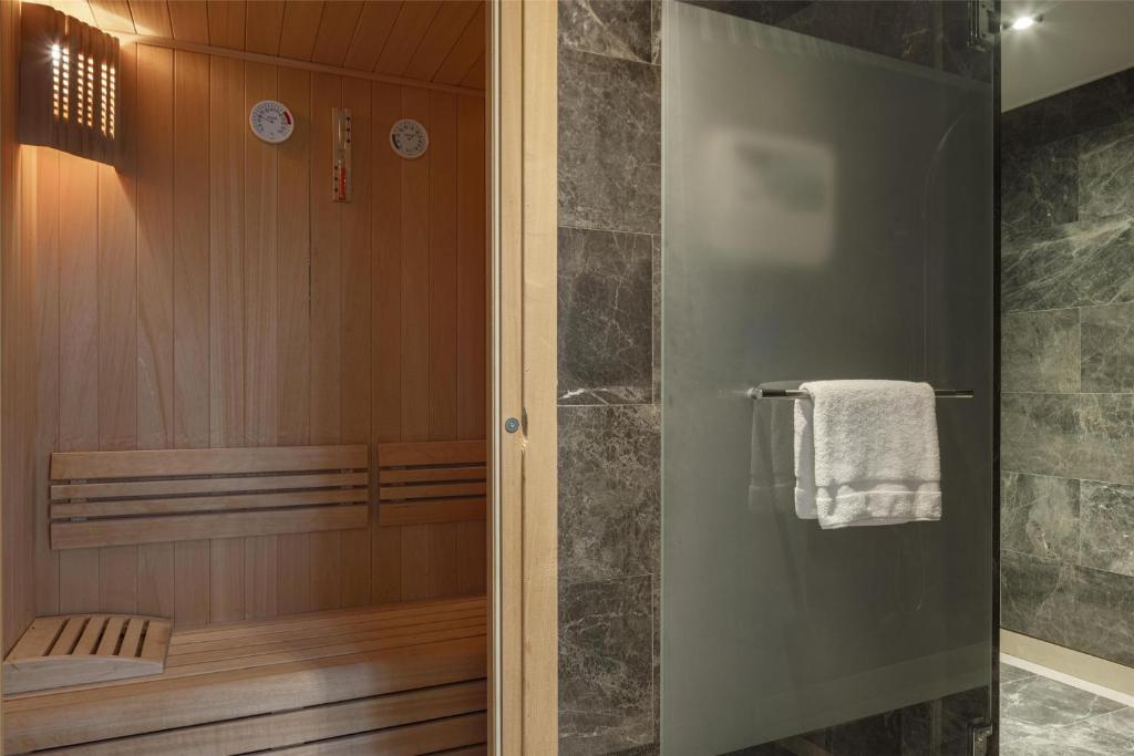 25-اتاق-Conrad-Istanbul-Bosphorus-هتل-کنراد-بسفروس-استانبول-.jpg