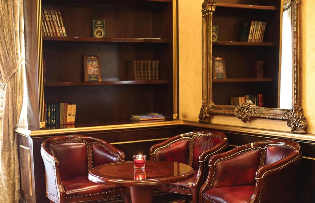 13-اتاق-هتل-4-ستاره-مسکو-دبی- Moscow-Hotel-Dubai-Room.jpg