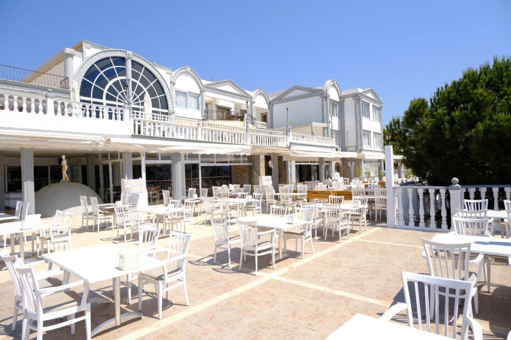 05 نمای داخلی هتل 4 ستاره فونیکس سان بدروم Phoenix Sun Hotel Bodrum.jpg