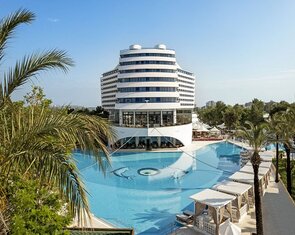 هتل 5 ستاره تایتانیک بیچ لارا آنتالیا Titanic Beach Lara Hotel Antalya