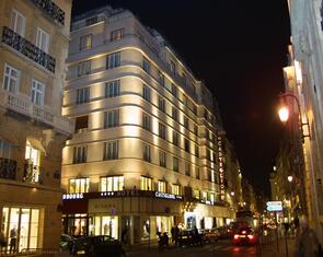 هتل 4 ستاره رویال گاردن چامپس الیزه پاریس  HOTEL-ROYAL-GARDEN-PARIS
